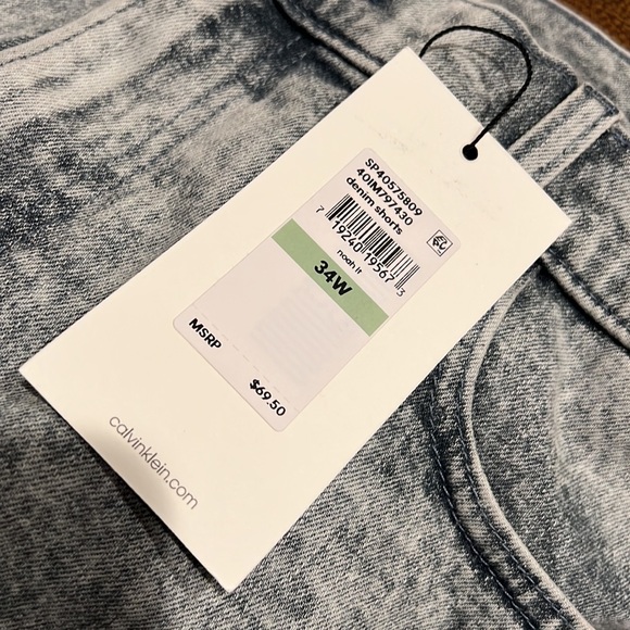 Brand New Classic Calvin Klein Stone Washed Distressed Light Blue Jeans Shorts! - Picture 5 of 8